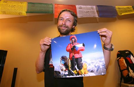 Pavel Bém po svém výstupu na Everest,
