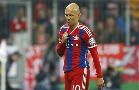 Nejde to. Arjen Robben, jedna z klíových postav Bayernu, má pro letoní sezonu...