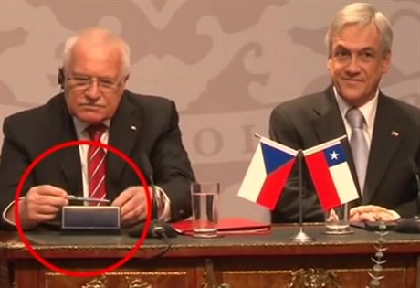 Kde je nyní chilské pero Václava Klause?