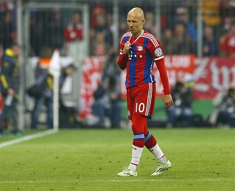 Nejde to. Arjen Robben, jedna z klíových postav Bayernu, má pro letoní sezonu...