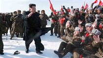 Podle zprv severokorejskch mdi Kim ong-un na zmnnou horu vystoupal v...
