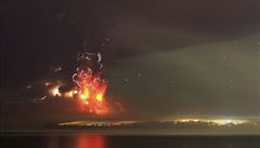 Výbuch sopky v Chile. Láva, kouř a popel