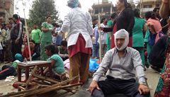 V Nepálu zabíjelo silné zemětřesení, v zemi jsou i Češi