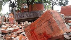 V Nepálu udeilo zemtesení o síle 7,9 stupn, otesy byly znát i na severu...