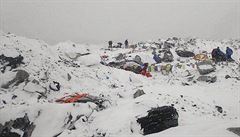 Základní tábor pod Mount Everestem po tragickém zemtesení.