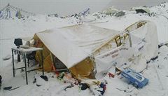 Základní tábor pod Mount Everestem po tragické události.