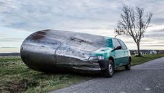 Luká Rittstein: Jeskyn (20122013). Highway series. Ocel, Peugeot, 170 x 320...