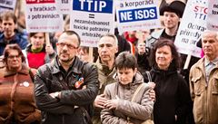 Stop TTIP. Demonstrace proti plánovanému Transatlantickému obchodnímu a...