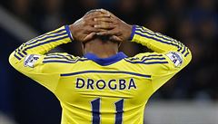 Didier Drogba z Chelsea lituje zmaené ance.