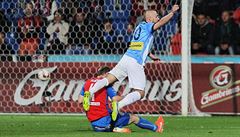 Ji�í Skalák z Mladé Boleslavi slaví první gól v zápase s Plzní.