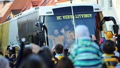 Litvínov se dnes ráno oblékl do žlutočerné. V barvách svého klubu přivítaly...