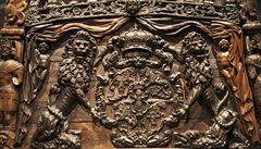 Detail zdobené píd válené lodi Vasa.