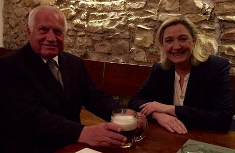 éfka Národní fronty Marine Le Penová se setkala s bývalým prezidentem eské...