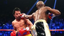 Floyd Mayweather (vpravo) a Manny Pacquiao