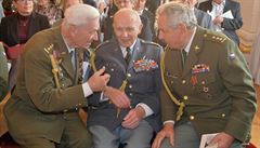 Válení veteráni (zleva) Václav Pibyl, Pavel Vranský a Paul Rausnitz se...