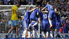 HVIZD A HOTOVO. Chelsea slaví titul v anglické lize.