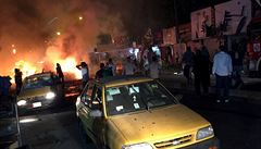Obmi útoku v Bagdádu byli nakupující a oslavující lidé.