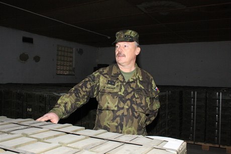 Náčelník Centra zabezpečení munice Agentury logistiky, podplukovník Bohuslav...