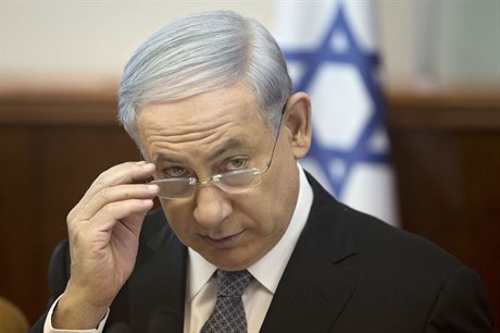 Ministr pibude. Izraelský premiér Benjamin Netanjahu rozíí vládu, aby...