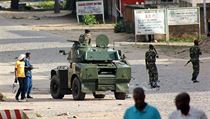 Vojci v ulicch hlavnho msta Bujumbura.