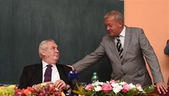 Zeman chvlil tlaenku. Ve slivovici nen cukr, pouil studenty v Jesenku