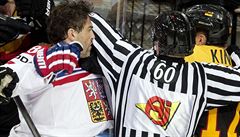 BITKA. Na domácím �ampionátu se neostýchá odhodit rukavice ani Jaromír Jágr.