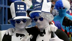 ONMLÍ. Tito fanouci z Finska nepotebují otvor na pusu, na tribunách se...