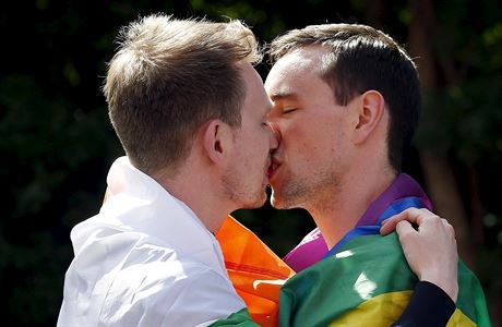 Výhra homosexuálu. Irsko povoluje jejich satky.