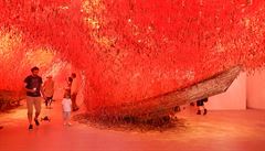Japonský pavilón. �iharu �iota: Klí� v ruce (2)