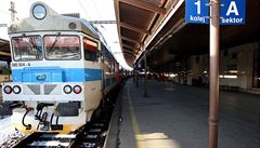 Nález oběšeného člověka v úterý ráno zastavil vlaky z Prahy-Libně