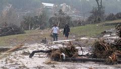 Texas a Oklahoma bojuj se zplavami a torndy. Poet obt roste