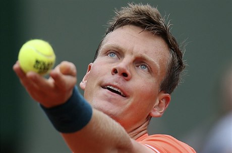 Tomá Berdych bhem osmifinále French Open.