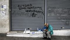 Řecko krachuje. Daně letí vzhůru, dochází léky a končí 59 firem denně