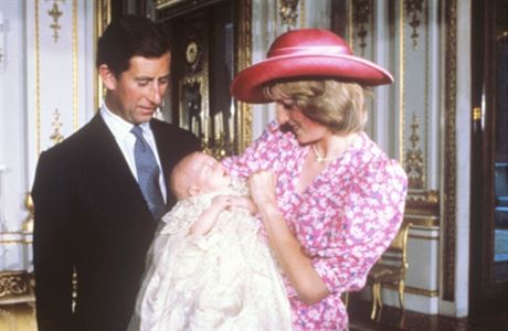 Princ Charles s manelkou Dianou a malm princem Williamem