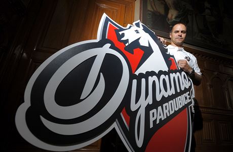 Hokejisté Pardubic vstoupí do nové extraligové sezony jako HC Dynamo.