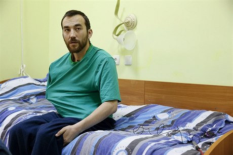 Jevgenij Jerofejev, ruský voják zajatý na ukrajinském území, v nemocnici.