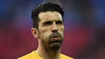 Tohle se nepovedlo. Gianluigi Buffon se ani jet nestail rozkoukat na hiti...