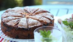 T�ené t�sto s pudinkem a rebarborou je ideální ke káv�