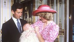 Princ Charles s manelkou Dianou a malým princem Williamem