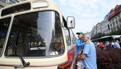 Do prvodu k výroí autobusové dopravy vyjelo z garáí 17 autobus.