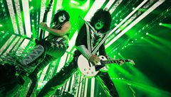 Koncert skupiny Kiss v O2 arén sledovaly tisíce divák.