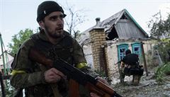 Poroenko: Na Donbasu bojuje 9000 ruskch vojk. Ukrajina je ohroena