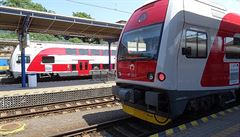 Elektrické soupravy 671 pro slovenské dráhy vycházejí z modelu 471 známého v...