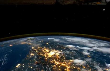 Noní zábry z Mezinárodní vesmírné stanice (ISS)