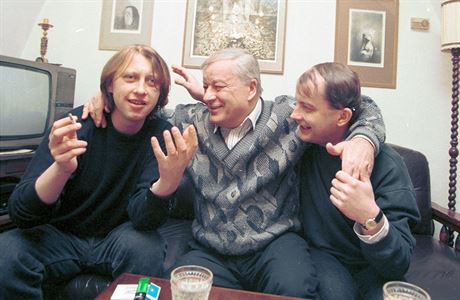 Josef Topol se syny Jchymem (vlevo) a Filipem (1995).