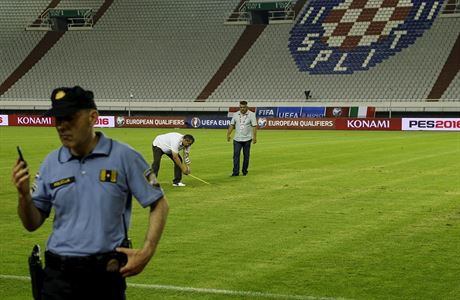 Organiztoi pemuj hkov k na trvnku ve Splitu.