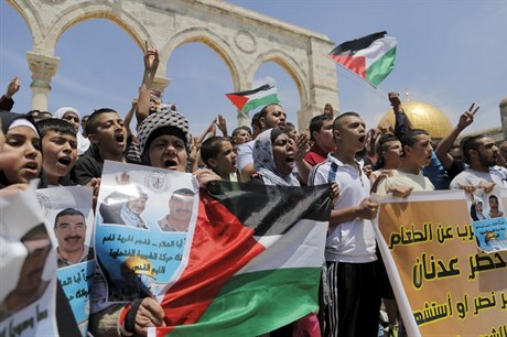 Je to naše půda. Palestinci na Západním břehu protestují proti rozšiřování...