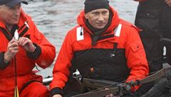 Vladimir Putin na lovu divé zve s kuí.