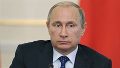 Putin neekan pijel na Krym. Spustil prvn linii elektrickho veden z Ruska