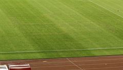 Hákový kí na trávníku stadionu ve Splitu byl patrný z televizních obrazovek.